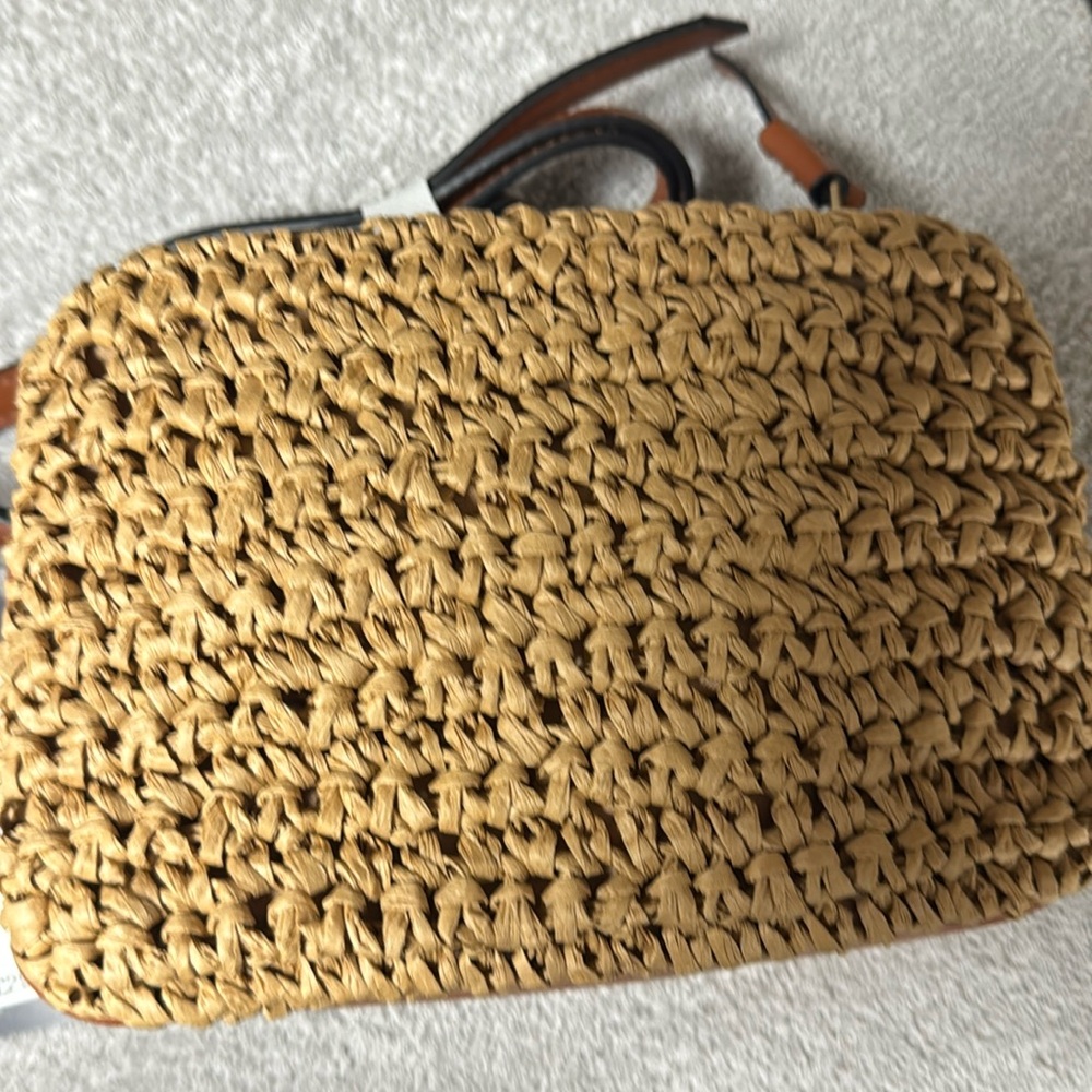 Small rattan bag, never used, non smoker